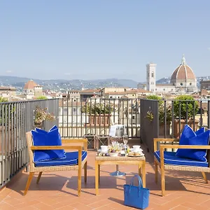 https://lungarno.it-tuscanyhotel.com